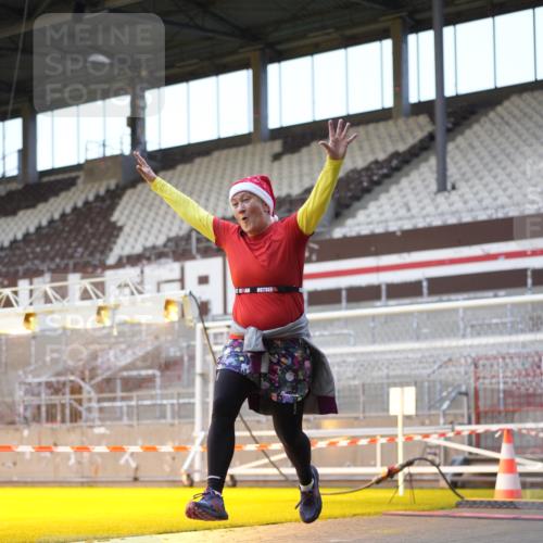 07.12.2025 - St. Pauli X-Mass-Run No. 15 Patografie http://msf.ph/oto/9375681 07.12.2025 10:04:05 Ziel 626, 628, 709, 1027, 1028, 1906, 2110, 2112, 2454, 3198, 3340, 3359 meine-sportfotos.de