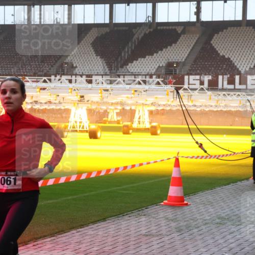 07.12.2025 - St. Pauli X-Mass-Run No. 15 Luisa Fischer http://msf.ph/oto/9375684 07.12.2025 09:54:06 Ziel 4061, 1, 96, 115, 1598, 3684, 4050, 4061, 4062 meine-sportfotos.de