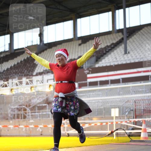 07.12.2025 - St. Pauli X-Mass-Run No. 15 Patografie http://msf.ph/oto/9375686 07.12.2025 10:04:05 Ziel 626, 628, 709, 1027, 1028, 1906, 2110, 2112, 2454, 3198, 3340, 3359 meine-sportfotos.de