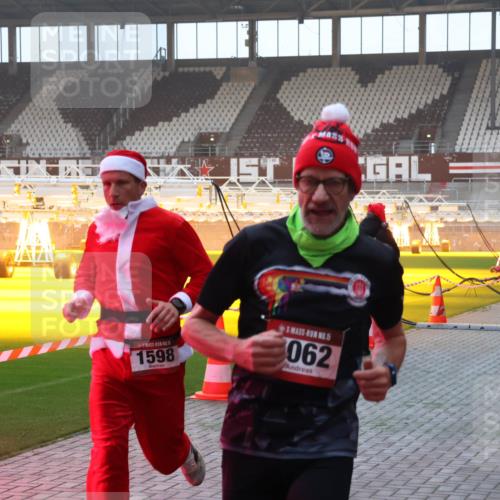 07.12.2025 - St. Pauli X-Mass-Run No. 15 Luisa Fischer http://msf.ph/oto/9375696 07.12.2025 09:54:09 Ziel 1598, 15, 062, 96, 115, 1598, 2651, 3684, 4050, 4061, 4062 meine-sportfotos.de
