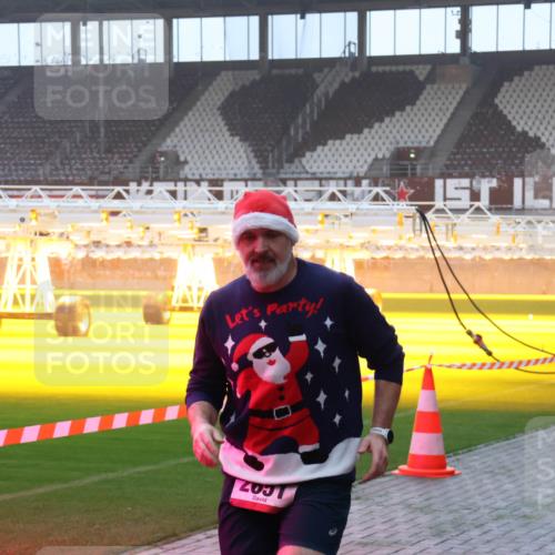 07.12.2025 - St. Pauli X-Mass-Run No. 15 Luisa Fischer http://msf.ph/oto/9375715 07.12.2025 09:54:20 Ziel 200, 1, 96, 115, 1598, 2651, 2900, 3338, 4050, 4061, 4062 meine-sportfotos.de