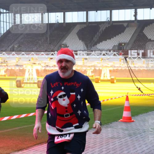 07.12.2025 - St. Pauli X-Mass-Run No. 15 Luisa Fischer http://msf.ph/oto/9375716 07.12.2025 09:54:20 Ziel 2057, 96, 115, 1598, 2651, 2900, 3338, 4050, 4061, 4062 meine-sportfotos.de