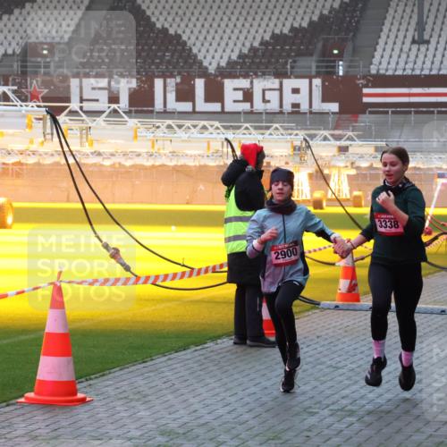 07.12.2025 - St. Pauli X-Mass-Run No. 15 Luisa Fischer http://msf.ph/oto/9375725 07.12.2025 09:54:26 Ziel 2900, 3338, 96, 115, 1375, 1598, 2651, 2900, 3338, 4050, 4061, 4062 meine-sportfotos.de