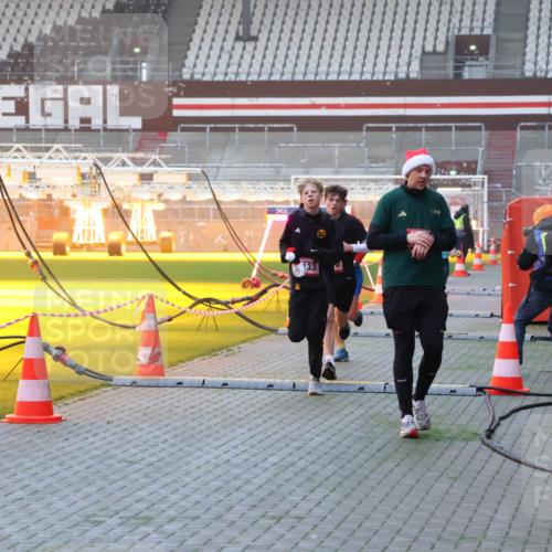 07.12.2025 - St. Pauli X-Mass-Run No. 15 Luisa Fischer http://msf.ph/oto/9375751 07.12.2025 09:54:39 Ziel 133, 1375, 1598, 2036, 2133, 2209, 2651, 2900, 3310, 3338, 4061, 4062 meine-sportfotos.de