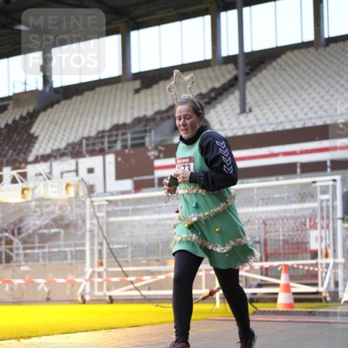 07.12.2025 - St. Pauli X-Mass-Run No. 15 Patografie http://msf.ph/oto/9375761 07.12.2025 10:04:19 Ziel 113, 1291, 1302, 1522, 1712, 1738, 1871, 2454, 3188, 4673 meine-sportfotos.de