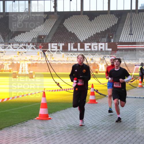 07.12.2025 - St. Pauli X-Mass-Run No. 15 Luisa Fischer http://msf.ph/oto/9375772 07.12.2025 09:54:42 Ziel 10, 133, 3310, 2036, 1375, 1598, 2036, 2133, 2209, 2651, 2900, 3310, 3338, 4061, 4062 meine-sportfotos.de