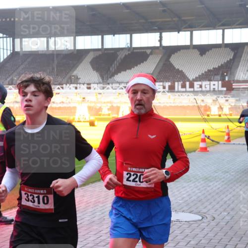 07.12.2025 - St. Pauli X-Mass-Run No. 15 Luisa Fischer http://msf.ph/oto/9375792 07.12.2025 09:54:45 Ziel 15, 3310, 220, 2036, 1375, 1375, 1598, 2036, 2133, 2209, 2651, 2900, 3310, 3338 meine-sportfotos.de