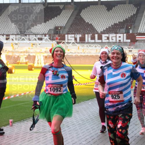 07.12.2025 - St. Pauli X-Mass-Run No. 15 Luisa Fischer http://msf.ph/oto/9375813 07.12.2025 11:06:17 Ziel 15, 1092, 97, 15, 925, 932, 1437, 92, 199, 298, 300, 402, 403, 434, 556, 659, 693, 831, 854, 858, 878, 920, 924, 925, 927, 929, 932, 944, 973, 1024, 1025, 1046, 1049, 1092, 1196, 1208, 1223, 1229, 1287, 1311, 1428, 1429, 1430, 1432, 1600, 1608, 1648, 1840, 1841, 2006, 2243, 2245, 2254, 2884, 3272, 3278, 4579, 4581, 4583, 4585, 4587 meine-sportfotos.de