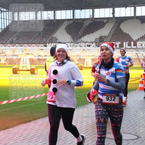 07.12.2025 - St. Pauli X-Mass-Run No. 15 Luisa Fischer http://msf.ph/oto/9375838 07.12.2025 11:06:19 Ziel 973, 5, 932, 27, 929, 924, 92, 199, 298, 300, 402, 403, 556, 659, 693, 831, 854, 858, 878, 920, 924, 925, 927, 929, 932, 944, 973, 1024, 1025, 1046, 1049, 1092, 1196, 1208, 1223, 1229, 1287, 1311, 1428, 1429, 1430, 1432, 1608, 1648, 1840, 1841, 2006, 2243, 2245, 2254, 2884, 3272, 3278, 4579, 4581, 4583, 4585, 4587 meine-sportfotos.de