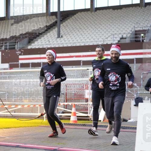 07.12.2025 - St. Pauli X-Mass-Run No. 15 Patografie http://msf.ph/oto/9375843 07.12.2025 10:04:36 Ziel 713, 1522, 1701, 1871, 2569, 2570, 3477, 3894, 3911, 4080, 4553, 4557 meine-sportfotos.de