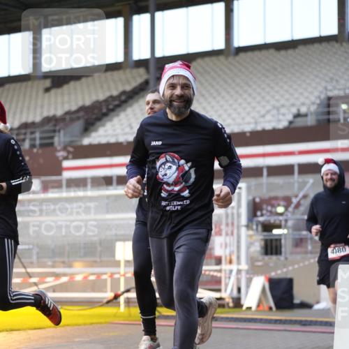 07.12.2025 - St. Pauli X-Mass-Run No. 15 Patografie http://msf.ph/oto/9375857 07.12.2025 10:04:37 Ziel 713, 1522, 1701, 1871, 2569, 2570, 3477, 3894, 3911, 4080, 4553, 4557 meine-sportfotos.de