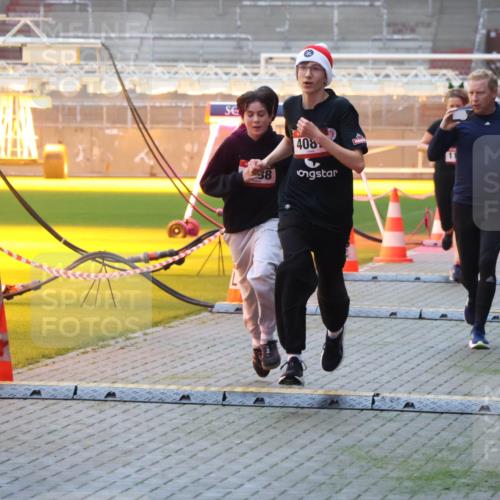 07.12.2025 - St. Pauli X-Mass-Run No. 15 Luisa Fischer http://msf.ph/oto/9375910 07.12.2025 09:55:24 Ziel 408, 538, 1101, 1649, 1655, 1722, 2133, 2209, 2703, 3310, 4087, 4088 meine-sportfotos.de