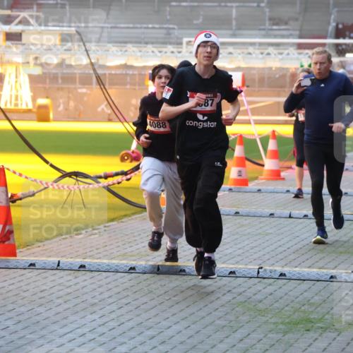 07.12.2025 - St. Pauli X-Mass-Run No. 15 Luisa Fischer http://msf.ph/oto/9375912 07.12.2025 09:55:25 Ziel 5, 587, 4088, 1101, 1113, 1649, 1655, 1722, 2133, 2209, 2703, 4087, 4088 meine-sportfotos.de