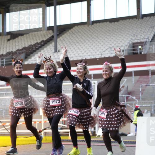 07.12.2025 - St. Pauli X-Mass-Run No. 15 Patografie http://msf.ph/oto/9375946 07.12.2025 10:04:52 Ziel 1217, 1973, 1991, 2168, 2249, 2856, 2866, 4080, 4553, 4557 meine-sportfotos.de