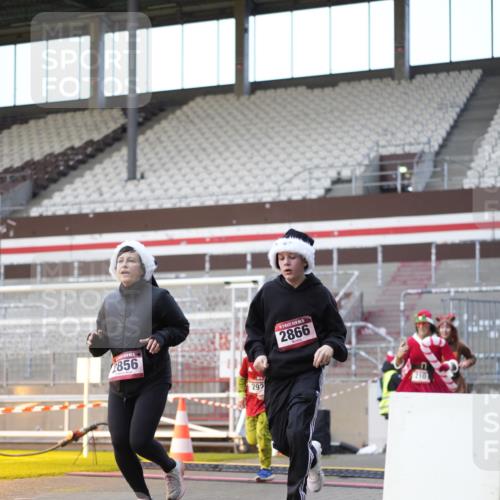 07.12.2025 - St. Pauli X-Mass-Run No. 15 Patografie http://msf.ph/oto/9375959 07.12.2025 10:04:57 Ziel 202, 210, 292, 699, 1217, 1973, 1991, 2168, 2249, 2856, 2866, 3307, 3311 meine-sportfotos.de