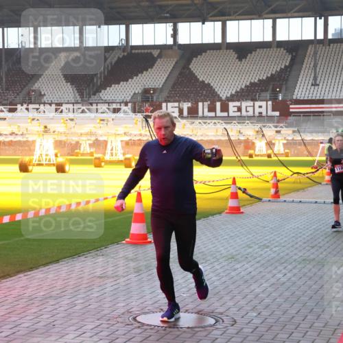 07.12.2025 - St. Pauli X-Mass-Run No. 15 Luisa Fischer http://msf.ph/oto/9375963 07.12.2025 09:55:31 Ziel 1101, 1101, 1113, 1649, 1655, 1722, 2703, 4087, 4088 meine-sportfotos.de