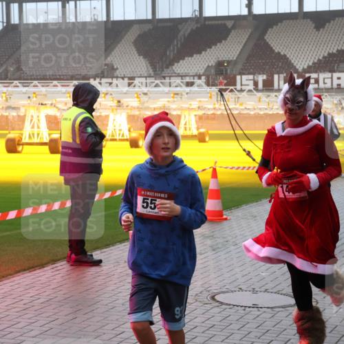 07.12.2025 - St. Pauli X-Mass-Run No. 15 Luisa Fischer http://msf.ph/oto/9375981 07.12.2025 11:06:44 Ziel 15, 55, 9, 486, 92, 204, 298, 300, 402, 403, 414, 474, 486, 556, 565, 659, 693, 854, 858, 878, 920, 927, 929, 944, 1024, 1025, 1208, 1223, 1229, 1285, 1286, 1287, 1403, 1429, 1430, 1440, 1442, 1556, 1564, 1608, 1648, 2243, 2245, 3272, 3278, 4579, 4581, 4583, 4585, 4587 meine-sportfotos.de