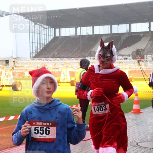 07.12.2025 - St. Pauli X-Mass-Run No. 15 Luisa Fischer http://msf.ph/oto/9375989 07.12.2025 11:06:45 Ziel 45, 15, 556, 15, 1403, 48, 92, 204, 298, 300, 359, 382, 402, 403, 414, 474, 486, 556, 565, 659, 693, 854, 858, 878, 920, 944, 1024, 1025, 1223, 1229, 1285, 1286, 1287, 1403, 1429, 1430, 1440, 1442, 1556, 1564, 1608, 1648, 2243, 2245, 4579, 4581, 4583, 4585, 4587 meine-sportfotos.de