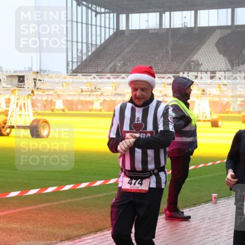 07.12.2025 - St. Pauli X-Mass-Run No. 15 Luisa Fischer http://msf.ph/oto/9375991 07.12.2025 11:06:47 Ziel 474, 15, 486, 92, 204, 298, 300, 359, 382, 402, 403, 414, 474, 486, 556, 565, 659, 693, 854, 858, 878, 920, 944, 1024, 1025, 1223, 1229, 1285, 1286, 1287, 1403, 1429, 1430, 1440, 1442, 1556, 1564, 1608, 1648, 2243, 2245, 4579, 4581, 4583, 4585, 4587 meine-sportfotos.de