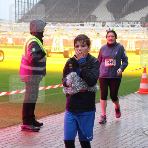 07.12.2025 - St. Pauli X-Mass-Run No. 15 Luisa Fischer http://msf.ph/oto/9375996 07.12.2025 11:06:53 Ziel 1440, 1442, 92, 204, 359, 382, 402, 403, 414, 474, 486, 556, 565, 693, 854, 858, 878, 920, 944, 1024, 1025, 1223, 1229, 1285, 1286, 1287, 1403, 1429, 1430, 1440, 1442, 1556, 1564, 1648, 1708, 2243, 2245, 4579, 4581, 4582, 4583, 4585, 4587, 4588 meine-sportfotos.de