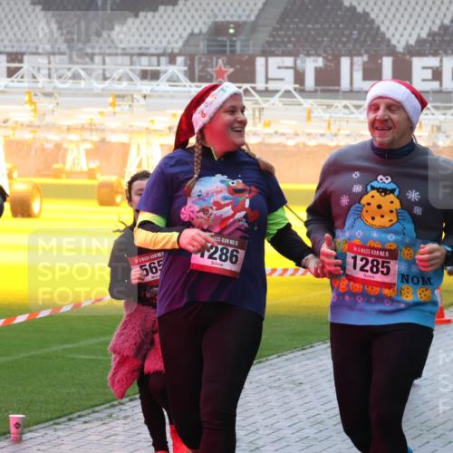 07.12.2025 - St. Pauli X-Mass-Run No. 15 Luisa Fischer http://msf.ph/oto/9376018 07.12.2025 11:07:05 Ziel 7, 565, 15, 286, 15, 1285, 359, 204, 359, 382, 414, 474, 486, 565, 595, 1285, 1286, 1403, 1440, 1442, 1462, 1469, 1556, 1564, 1708, 4582, 4588 meine-sportfotos.de