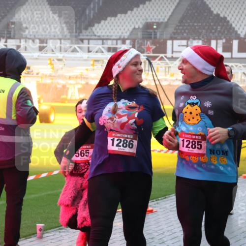 07.12.2025 - St. Pauli X-Mass-Run No. 15 Luisa Fischer http://msf.ph/oto/9376023 07.12.2025 11:07:06 Ziel 565, 15, 1286, 15, 1285, 359, 204, 359, 382, 414, 474, 486, 565, 595, 1285, 1286, 1403, 1440, 1442, 1462, 1469, 1556, 1564, 1708, 4582, 4588 meine-sportfotos.de