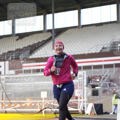 07.12.2025 - St. Pauli X-Mass-Run No. 15 Patografie http://msf.ph/oto/9376052 07.12.2025 10:05:01 Ziel 202, 210, 292, 699, 1973, 1991, 2168, 2249, 2856, 2866, 3307, 3311 meine-sportfotos.de