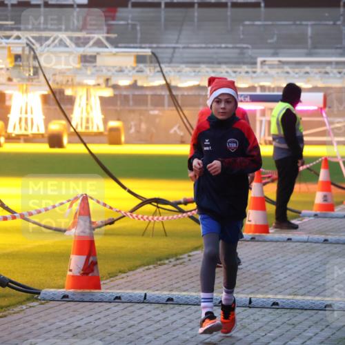 07.12.2025 - St. Pauli X-Mass-Run No. 15 Luisa Fischer http://msf.ph/oto/9376066 07.12.2025 09:56:26 Ziel 1530, 312, 1483, 1530, 1744, 3398 meine-sportfotos.de