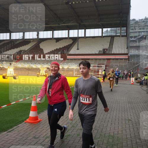 07.12.2025 - St. Pauli X-Mass-Run No. 15 Fabian Wolf http://msf.ph/oto/9376070 07.12.2025 10:05:12 Ziel 114, 202, 210, 292, 699, 1973, 1991, 2168, 2249, 2856, 2866, 3186, 3307, 3311 meine-sportfotos.de
