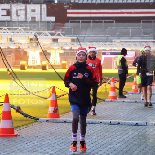 07.12.2025 - St. Pauli X-Mass-Run No. 15 Luisa Fischer http://msf.ph/oto/9376075 07.12.2025 09:56:28 Ziel 744, 1530, 312, 1483, 1530, 1744, 3398 meine-sportfotos.de