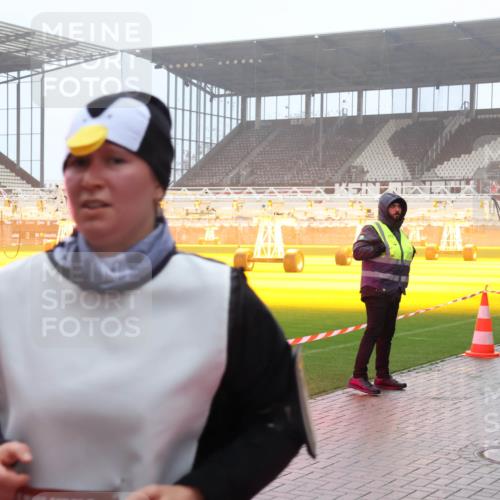 07.12.2025 - St. Pauli X-Mass-Run No. 15 Luisa Fischer http://msf.ph/oto/9376078 07.12.2025 11:07:15 Ziel 59, 359, 382, 565, 595, 1285, 1286, 1440, 1442, 1462, 1469, 1556, 1564, 1634, 1666, 1708, 1751, 1861, 1862, 4582, 4588 meine-sportfotos.de