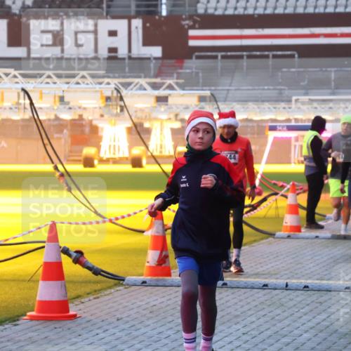 07.12.2025 - St. Pauli X-Mass-Run No. 15 Luisa Fischer http://msf.ph/oto/9376082 07.12.2025 09:56:28 Ziel 44, 1530, 312, 1483, 1530, 1744, 3398 meine-sportfotos.de