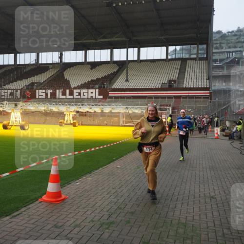 07.12.2025 - St. Pauli X-Mass-Run No. 15 Fabian Wolf http://msf.ph/oto/9376110 07.12.2025 10:05:15 Ziel 114, 202, 210, 292, 699, 1121, 1481, 1661, 1761, 2856, 2866, 3186, 3307, 3311, 4036 meine-sportfotos.de