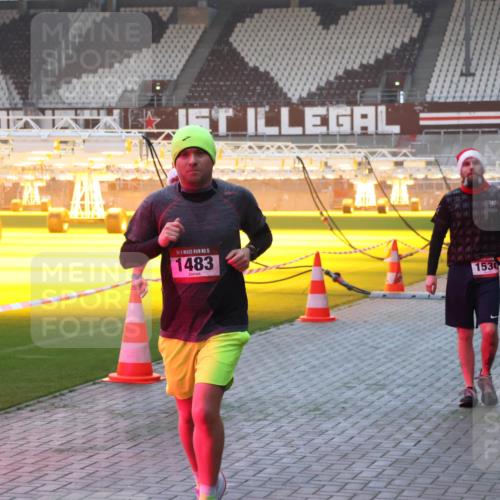 07.12.2025 - St. Pauli X-Mass-Run No. 15 Luisa Fischer http://msf.ph/oto/9376125 07.12.2025 09:56:38 Ziel 15, 1483, 1530, 312, 1483, 1530, 3255, 3398 meine-sportfotos.de