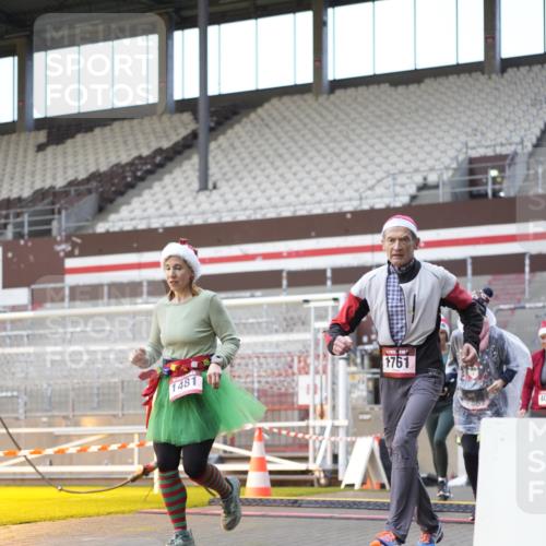 07.12.2025 - St. Pauli X-Mass-Run No. 15 Patografie http://msf.ph/oto/9376128 07.12.2025 10:05:13 Ziel 114, 202, 210, 292, 543, 668, 699, 950, 1121, 1481, 1661, 1761, 3186, 3307, 3311, 3386, 4036 meine-sportfotos.de