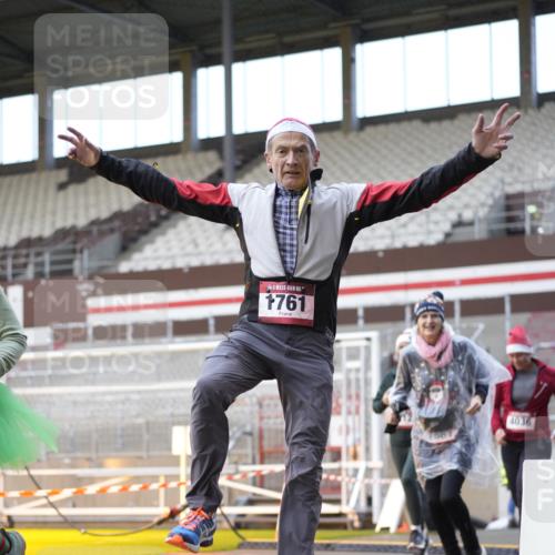 07.12.2025 - St. Pauli X-Mass-Run No. 15 Patografie http://msf.ph/oto/9376136 07.12.2025 10:05:14 Ziel 114, 202, 210, 543, 668, 699, 950, 1121, 1316, 1374, 1481, 1661, 1761, 3186, 3307, 3311, 3386, 4036 meine-sportfotos.de