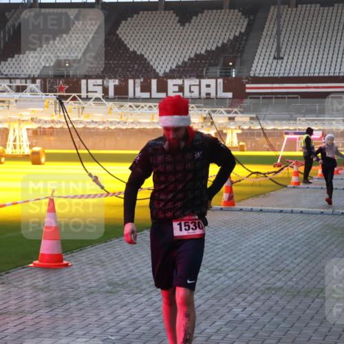 07.12.2025 - St. Pauli X-Mass-Run No. 15 Luisa Fischer http://msf.ph/oto/9376144 07.12.2025 09:56:41 Ziel 15, 1744, 1530, 325, 312, 1483, 1530, 3255, 3398 meine-sportfotos.de