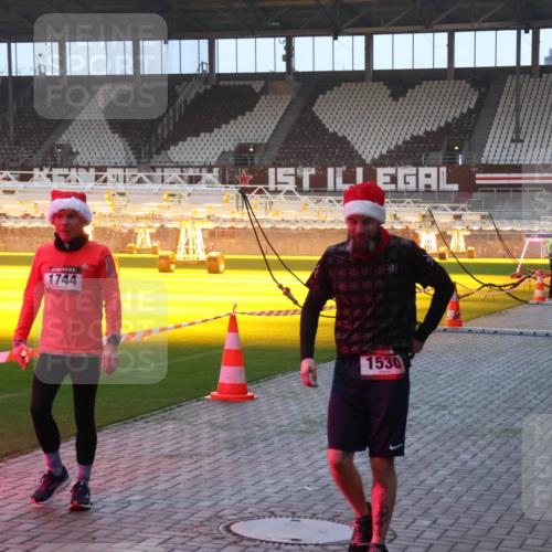 07.12.2025 - St. Pauli X-Mass-Run No. 15 Luisa Fischer http://msf.ph/oto/9376145 07.12.2025 09:56:42 Ziel 1744, 1530, 312, 1483, 1530, 3255 meine-sportfotos.de