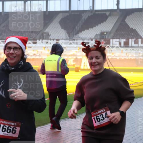 07.12.2025 - St. Pauli X-Mass-Run No. 15 Luisa Fischer http://msf.ph/oto/9376166 07.12.2025 11:07:39 Ziel 15, 1666, 15, 1634, 281, 342, 344, 476, 490, 591, 595, 596, 603, 621, 622, 673, 688, 781, 1202, 1206, 1233, 1462, 1469, 1585, 1587, 1634, 1666, 1708, 1751, 1861, 1862, 2403, 5008 meine-sportfotos.de