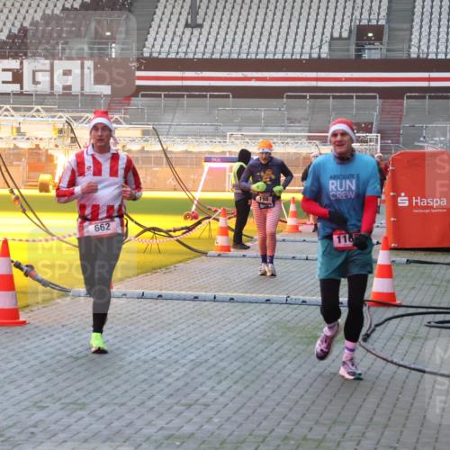 07.12.2025 - St. Pauli X-Mass-Run No. 15 Luisa Fischer http://msf.ph/oto/9376177 07.12.2025 09:56:59 Ziel 662, 198, 116, 198, 662, 1116, 1165, 1483, 1530, 3255, 4208, 4209 meine-sportfotos.de