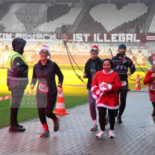 07.12.2025 - St. Pauli X-Mass-Run No. 15 Luisa Fischer http://msf.ph/oto/9376179 07.12.2025 11:07:43 Ziel 1587, 42, 344, 622, 77, 281, 315, 342, 344, 377, 476, 490, 591, 595, 596, 603, 621, 622, 623, 673, 688, 781, 1202, 1206, 1233, 1235, 1462, 1469, 1509, 1585, 1587, 1634, 1666, 1751, 1824, 1861, 1862, 1866, 1910, 2403, 5008 meine-sportfotos.de