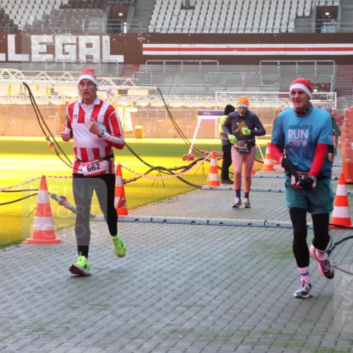 07.12.2025 - St. Pauli X-Mass-Run No. 15 Luisa Fischer http://msf.ph/oto/9376180 07.12.2025 09:56:59 Ziel 662, 198, 198, 662, 1116, 1165, 1483, 1530, 3255, 4208, 4209 meine-sportfotos.de