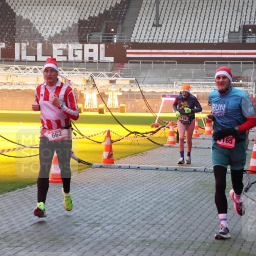 07.12.2025 - St. Pauli X-Mass-Run No. 15 Luisa Fischer http://msf.ph/oto/9376187 07.12.2025 09:57:00 Ziel 662, 198, 165, 198, 662, 1116, 1165, 1483, 1530, 3255, 4208, 4209 meine-sportfotos.de