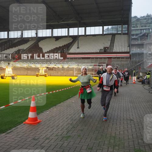 07.12.2025 - St. Pauli X-Mass-Run No. 15 Fabian Wolf http://msf.ph/oto/9376215 07.12.2025 10:05:21 Ziel 114, 543, 668, 950, 1121, 1316, 1374, 1481, 1661, 1761, 3186, 3307, 3386, 4036, 4556, 4558 meine-sportfotos.de