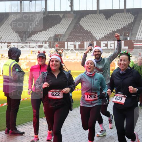 07.12.2025 - St. Pauli X-Mass-Run No. 15 Luisa Fischer http://msf.ph/oto/9376221 07.12.2025 11:07:49 Ziel 15, 622, 15, 1202, 603, 2403, 596, 77, 281, 315, 332, 342, 344, 377, 476, 490, 591, 596, 603, 621, 622, 623, 673, 688, 781, 1202, 1206, 1233, 1235, 1509, 1585, 1587, 1634, 1666, 1751, 1824, 1861, 1862, 1866, 1910, 2403, 2693, 5008 meine-sportfotos.de