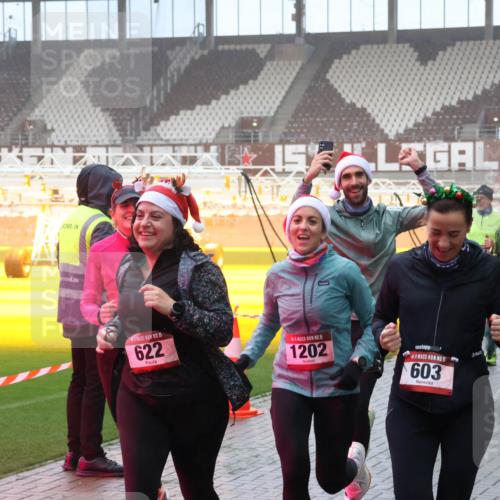 07.12.2025 - St. Pauli X-Mass-Run No. 15 Luisa Fischer http://msf.ph/oto/9376223 07.12.2025 11:07:50 Ziel 15, 622, 15, 1202, 15, 3, 603, 2403, 77, 281, 315, 332, 342, 344, 377, 389, 397, 476, 490, 591, 596, 603, 621, 622, 623, 673, 688, 781, 1202, 1206, 1233, 1235, 1509, 1585, 1587, 1634, 1666, 1751, 1824, 1861, 1862, 1866, 1910, 2403, 2693, 5008 meine-sportfotos.de
