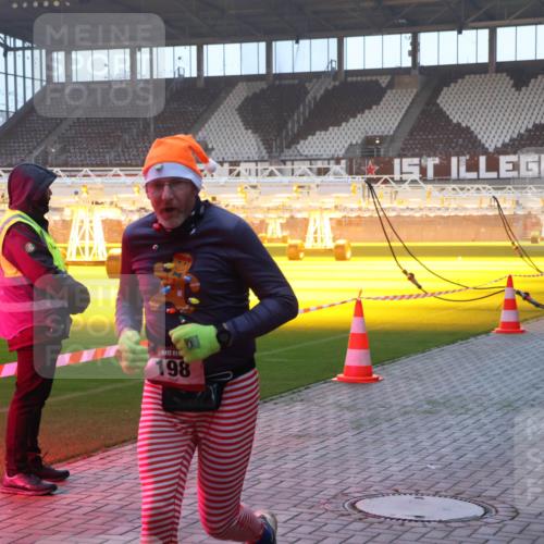 07.12.2025 - St. Pauli X-Mass-Run No. 15 Luisa Fischer http://msf.ph/oto/9376238 07.12.2025 09:57:06 Ziel 198, 420, 198, 497, 662, 1116, 1165, 1483, 1530, 2861, 3255, 4208, 4209 meine-sportfotos.de