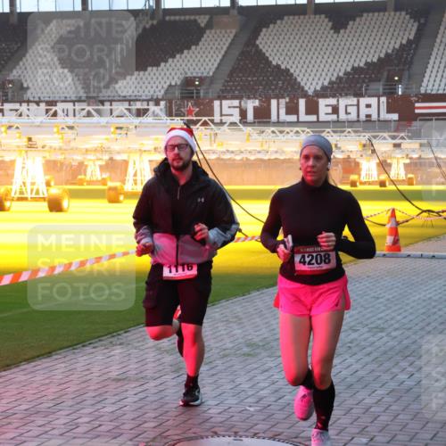 07.12.2025 - St. Pauli X-Mass-Run No. 15 Luisa Fischer http://msf.ph/oto/9376264 07.12.2025 09:57:11 Ziel 1116, 4208, 198, 497, 662, 1116, 1165, 2861, 3255, 4208, 4209 meine-sportfotos.de