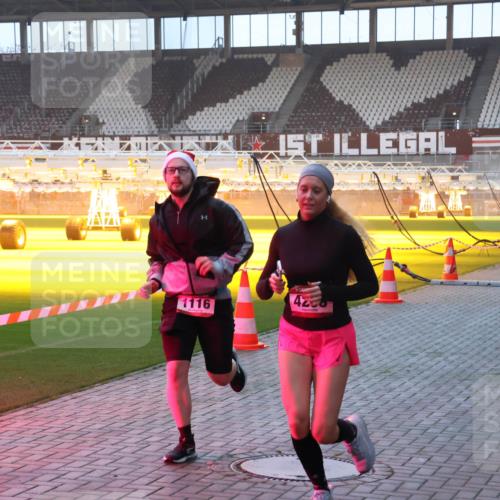 07.12.2025 - St. Pauli X-Mass-Run No. 15 Luisa Fischer http://msf.ph/oto/9376266 07.12.2025 09:57:11 Ziel 1116, 42, 198, 497, 662, 1116, 1165, 2861, 3255, 4208, 4209 meine-sportfotos.de