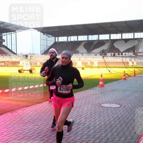 07.12.2025 - St. Pauli X-Mass-Run No. 15 Luisa Fischer http://msf.ph/oto/9376275 07.12.2025 09:57:12 Ziel 4208, 198, 497, 662, 1116, 1165, 2861, 3255, 4208, 4209 meine-sportfotos.de